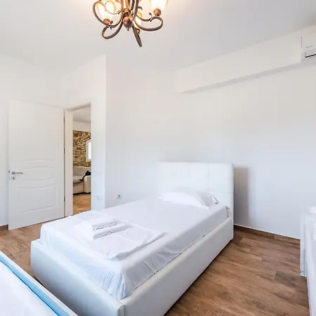 Siar The Large By Pikhost بورش