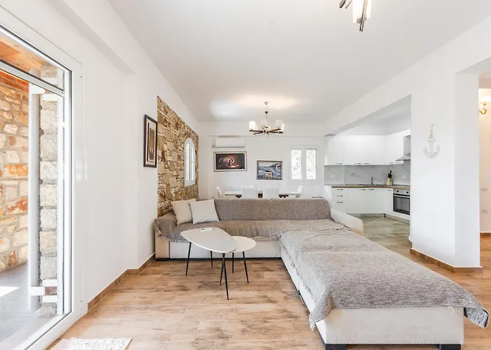 Villa Siar The Large By Pikhost