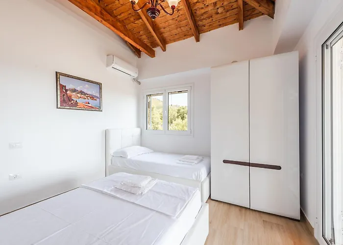 Villa Siar The Large By Pikhost