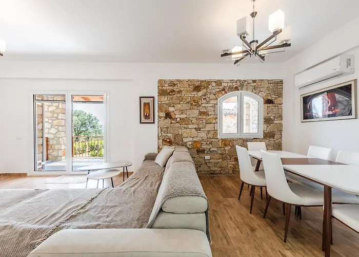 Siar The Large By Pikhost *