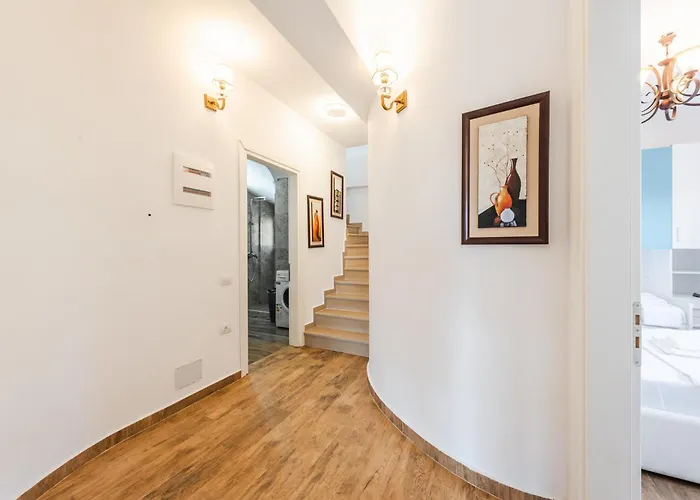 Siar The Large By Pikhost Villa