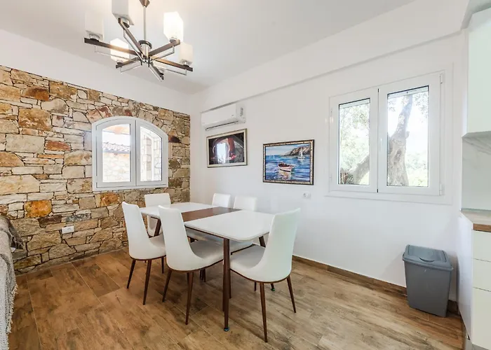 Siar The Large By Pikhost *